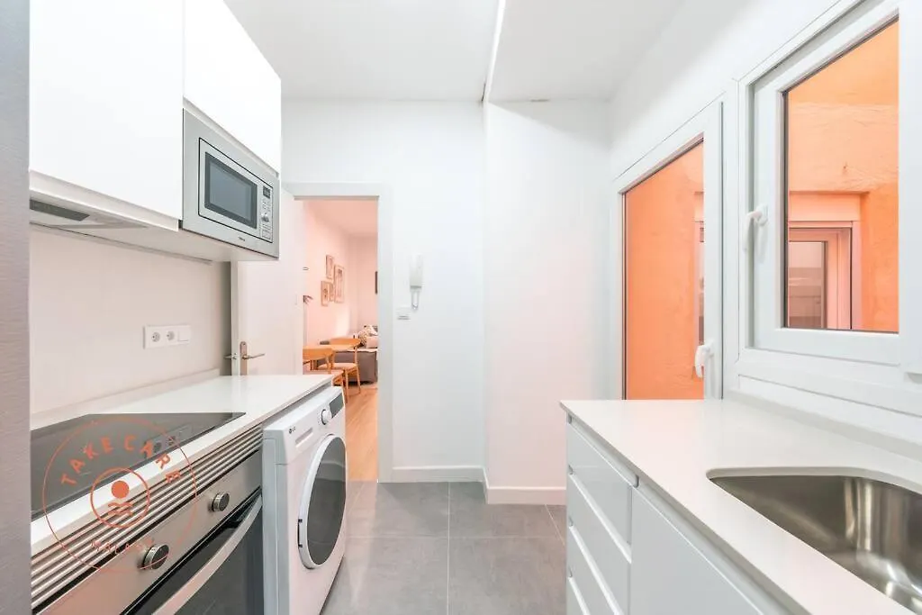 Cosy Apartment With Patio In Malaga - Tcm